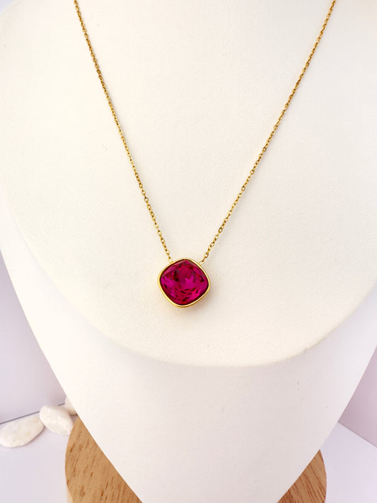 Collar Cristal Cuadrado Fucsia