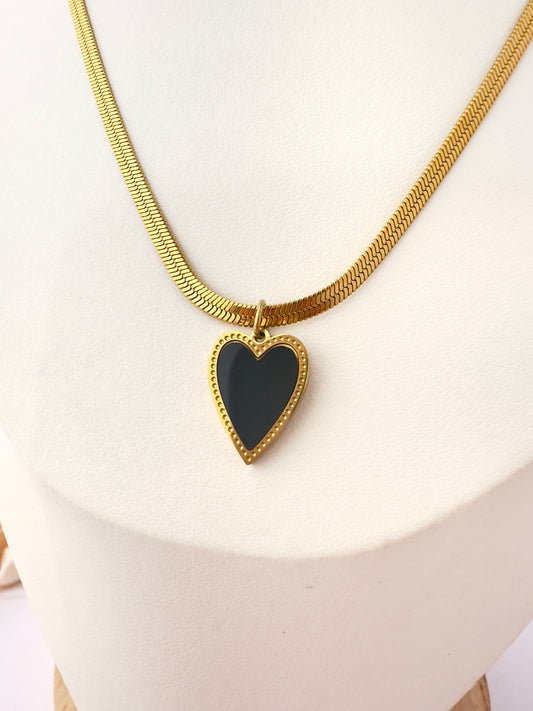 Collar Corazón Negro Elegante