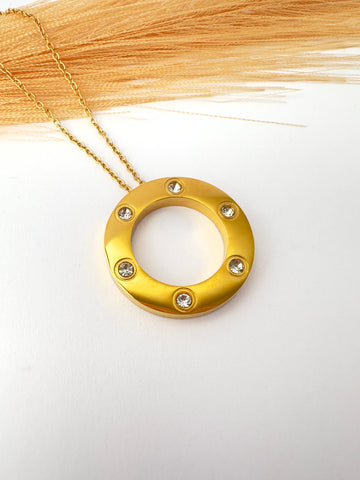 Collar circular elegante