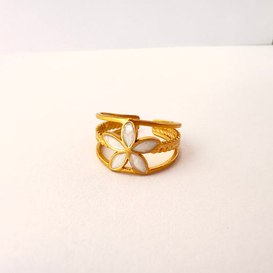 🌼 Anillo Flor de Luna - Ajustable