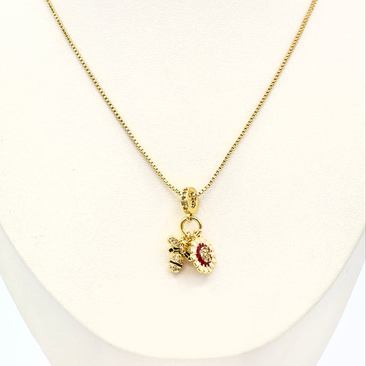 Collar Dúo Floral Carmesí – Baño Oro 18K