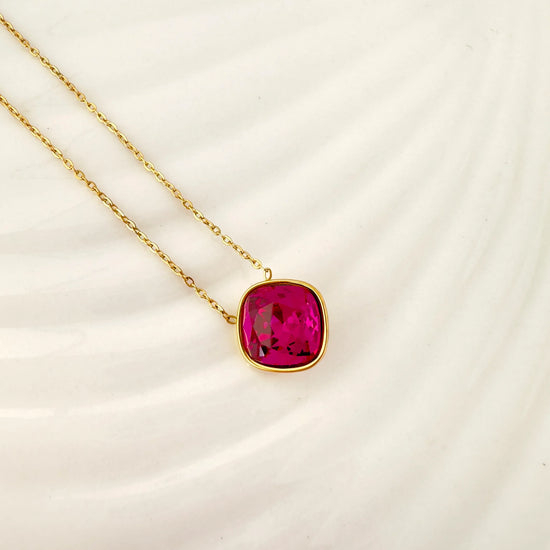 Collar Cristal Cuadrado Fucsia - Glamora
