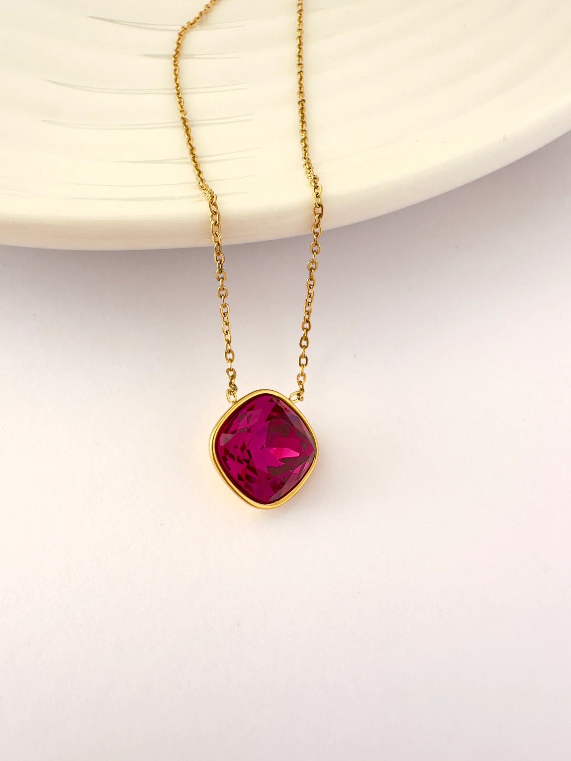 Collar Cristal Cuadrado Fucsia - Glamora