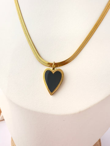 Collar Corazón Negro Elegante