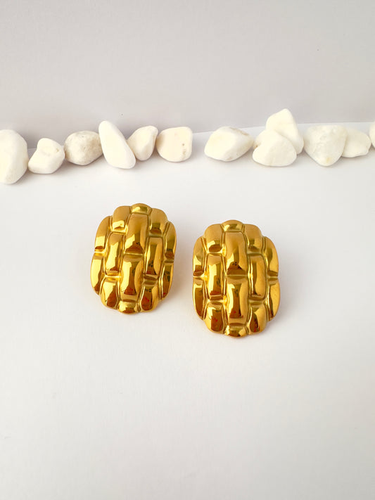 Aros Geométricos Tejido Dorado – Glam Style