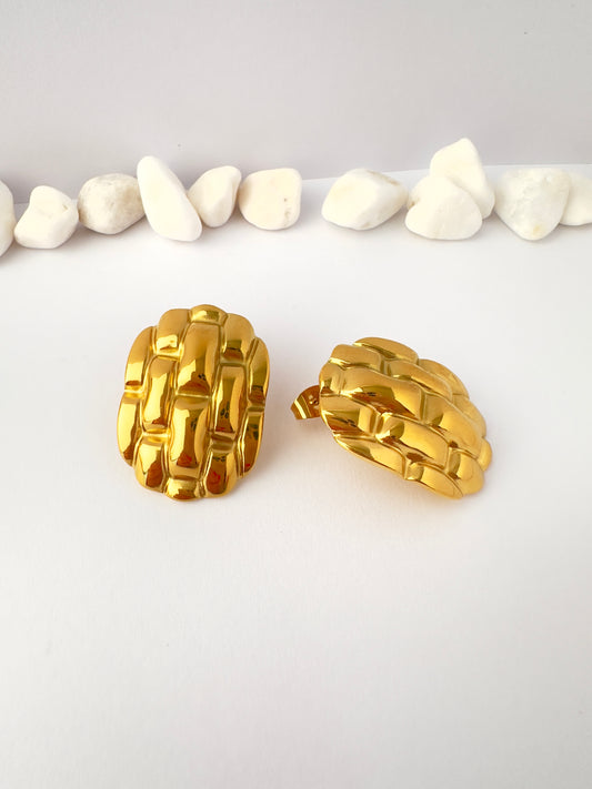 Aros Geométricos Tejido Dorado – Glam Style