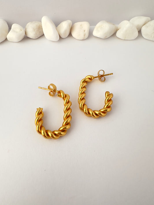 Aros Dorados Trenza Clásica -  Enchape de Oro 18k
