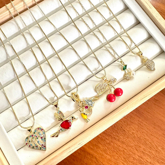 Lote de 6 Collares en Tendencia – Baño de Oro 18K