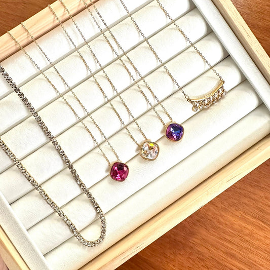 Lote Brillo de Color – 5 Collares Enchapados en Oro 18K