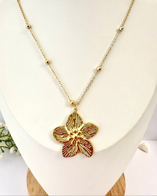 Collar Flor Dorada Serena