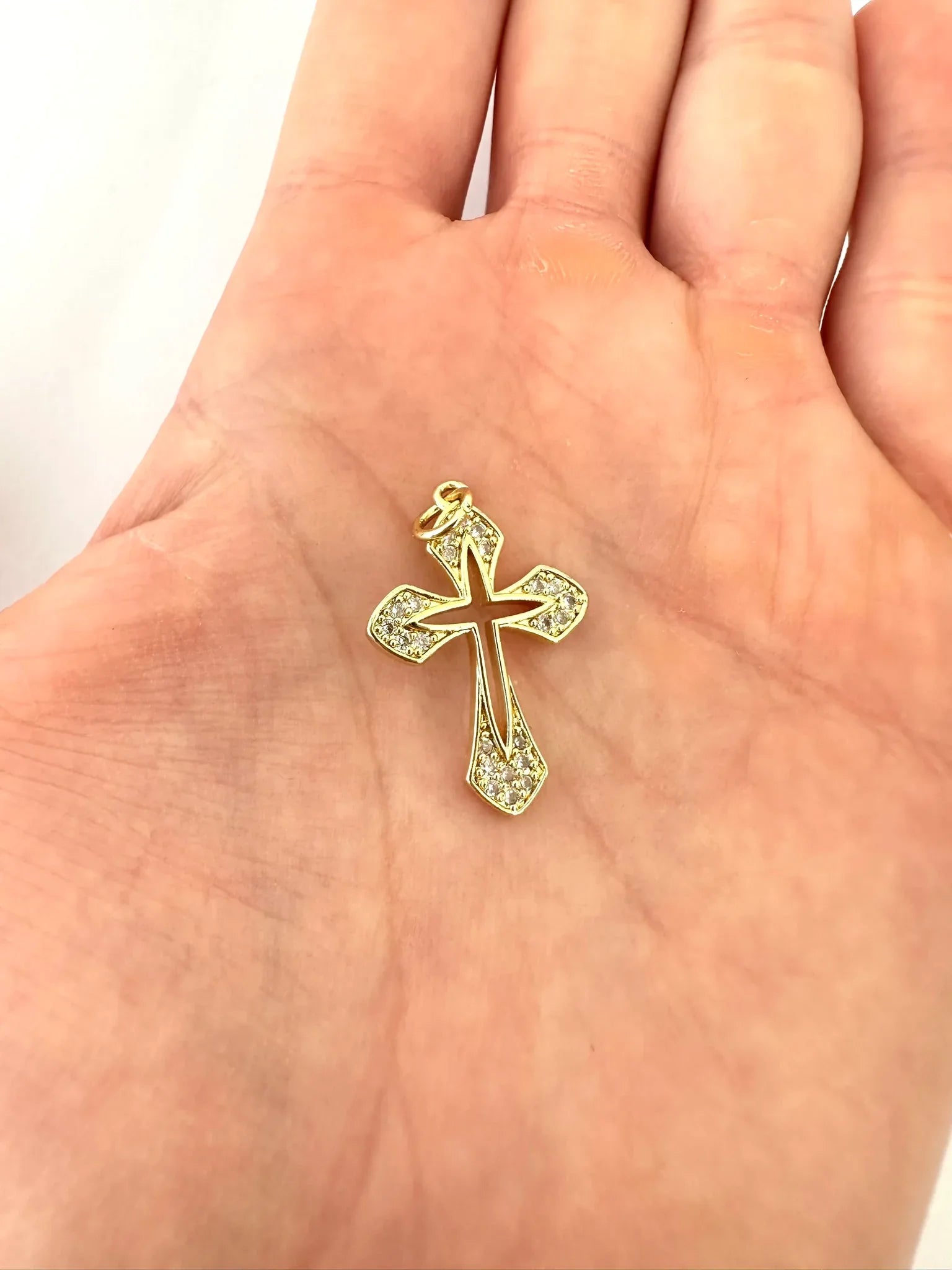 Dije Cruz con Circones – 2,5 cm - Baño de Oro - Glamora