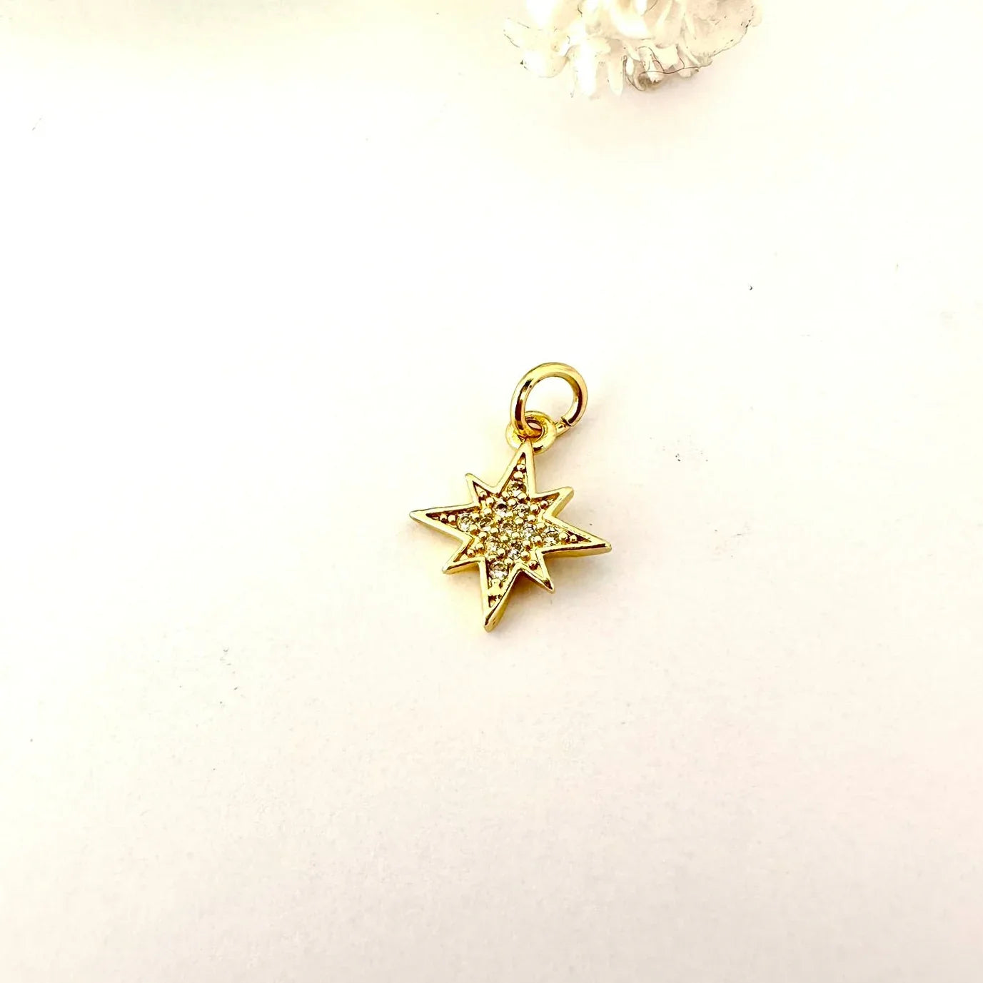 Dije Estrella de Ocho Puntas – 1,2 cm - Baño de Oro - Glamora