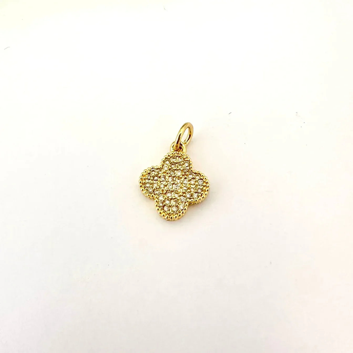 ⭐ Dije Trébol Brillante – 1,2 cm - Baño de Oro - Glamora