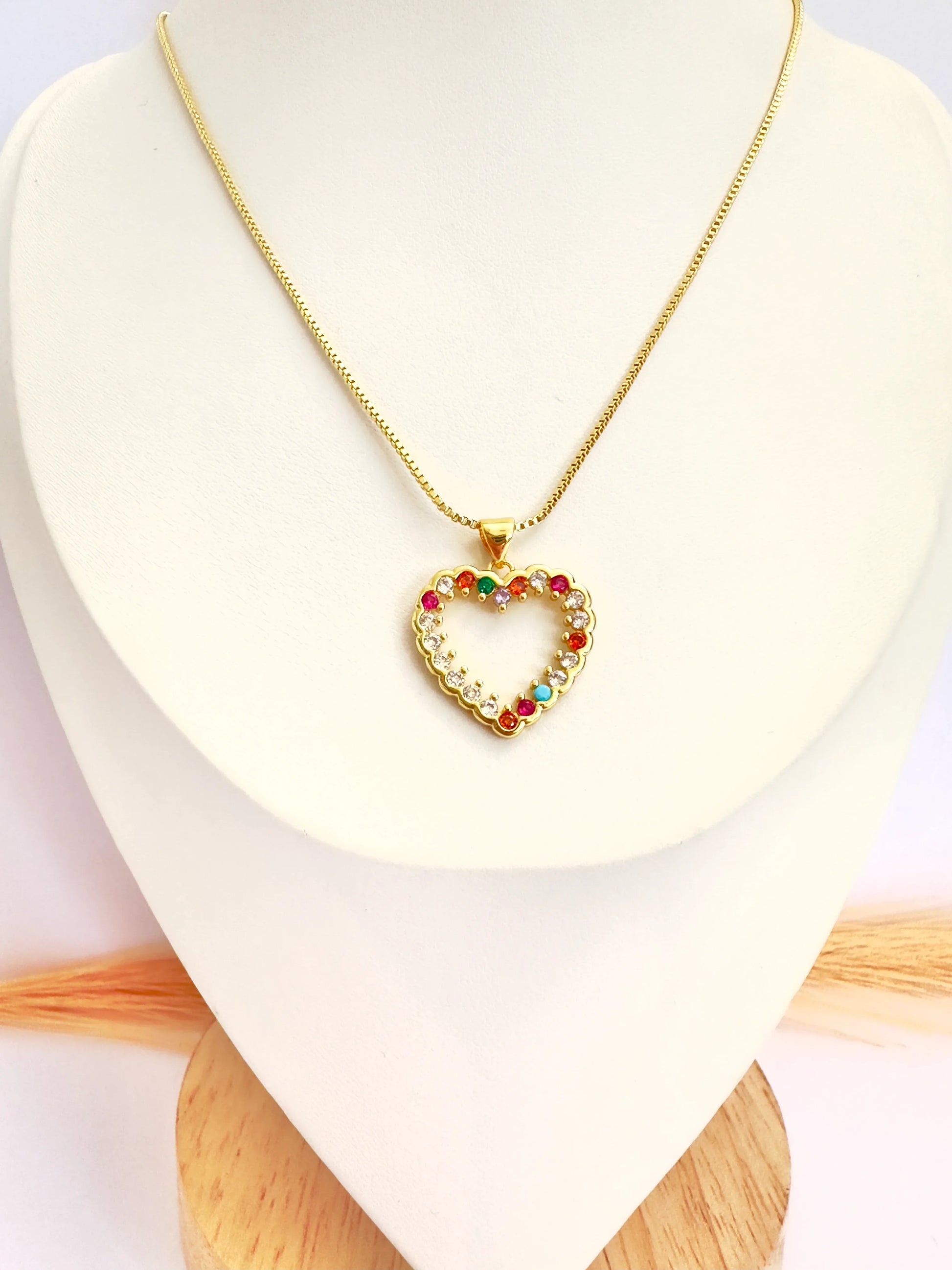 Collar Corazón Arcoíris - 50 cm - Baño de Oro - Glamora
