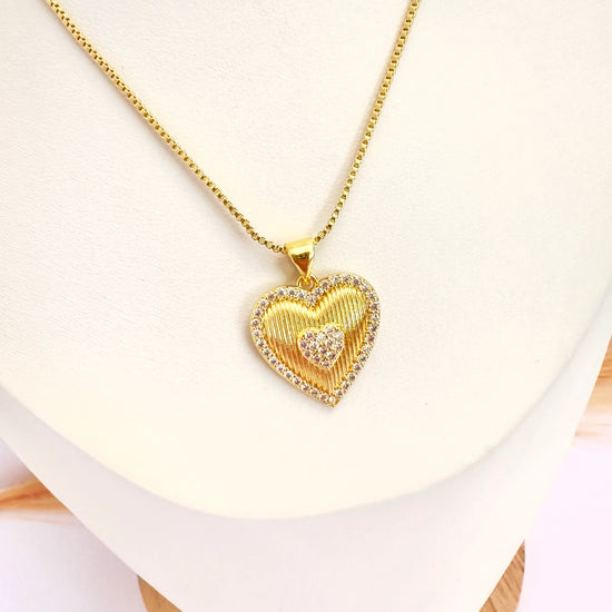 Collar Corazón Relieve Brillante – 50 cm - Baño de Oro - Glamora