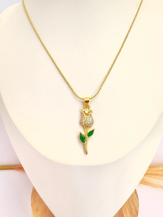 Collar Rosa Brillante – 50 cm - Baño de Oro - Glamora