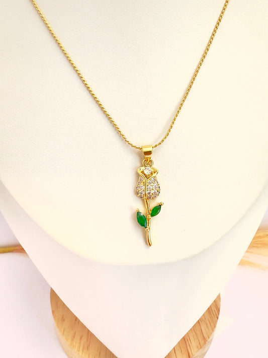 Collar Rosa Brillante – 50 cm - Baño de Oro - Glamora