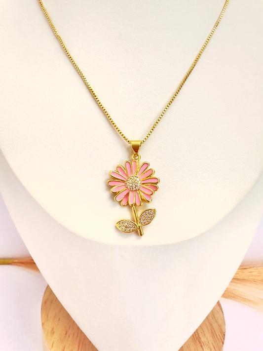 Collar Margarita Rosa Brillante – 50 cm - Baño de Oro - Glamora