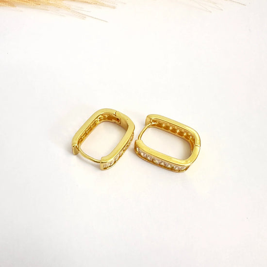 Argollas Rectangulares Brillo Clásico – 2 cm - Baño de Oro - Glamora