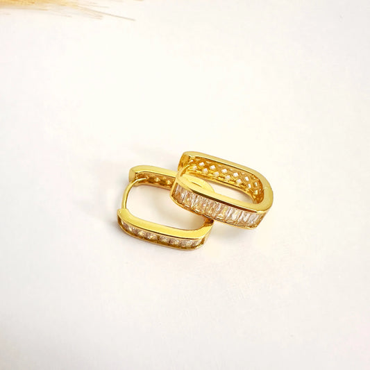 Argollas Rectangulares Brillo Clásico – 2 cm - Baño de Oro - Glamora