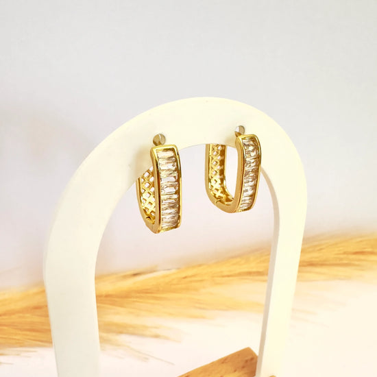 Argollas Rectangulares Brillo Clásico – 2 cm - Baño de Oro - Glamora