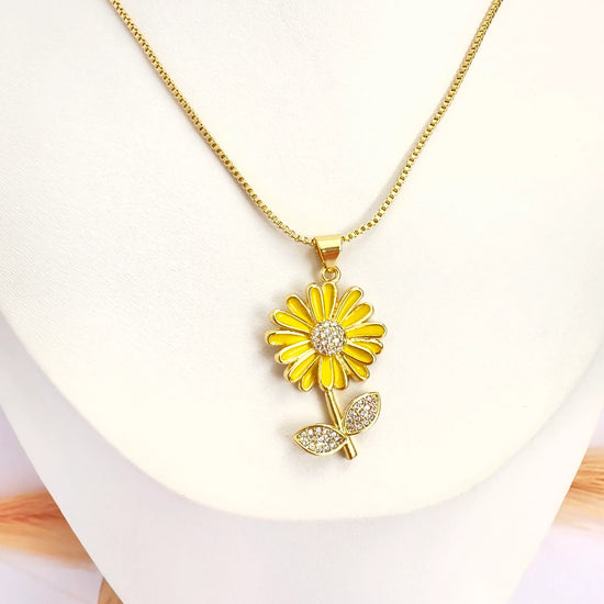 Collar Flor Amarilla – 50 cm - Baño de Oro - Glamora
