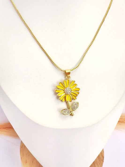 Collar Flor Amarilla – 50 cm - Baño de Oro - Glamora