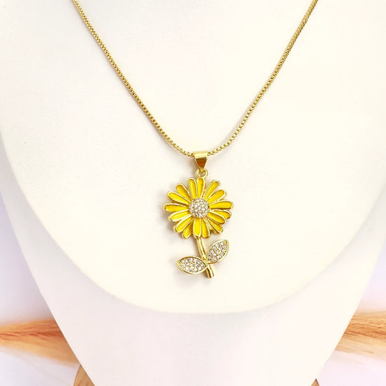 Collar Flor Amarilla – 50 cm - Baño de Oro - Glamora