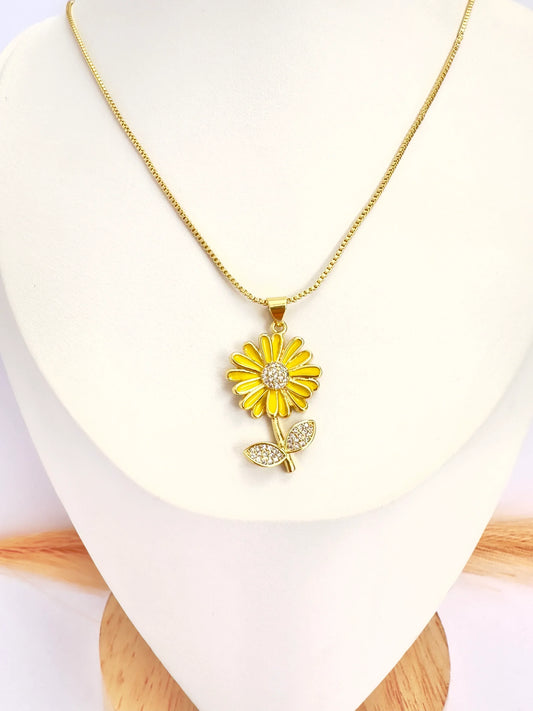 Collar Flor Amarilla – 50 cm - Baño de Oro - Glamora