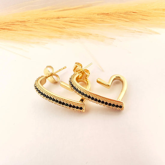 Aros Corazón Contorno Black – 2,5 cm - Baño de Oro - Glamora
