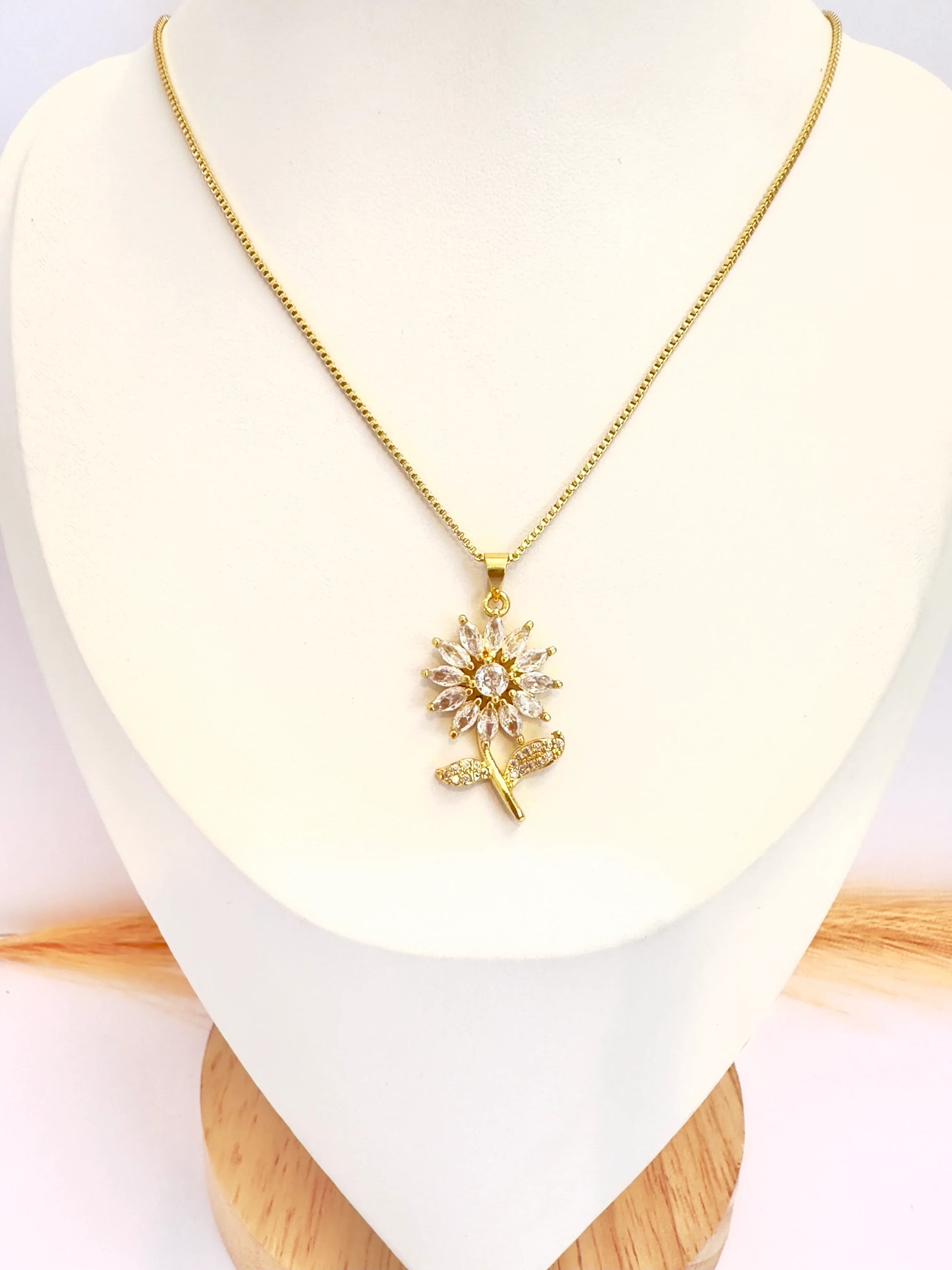 Collar Girasol Brillante – 50 cm - Baño de Oro - Glamora