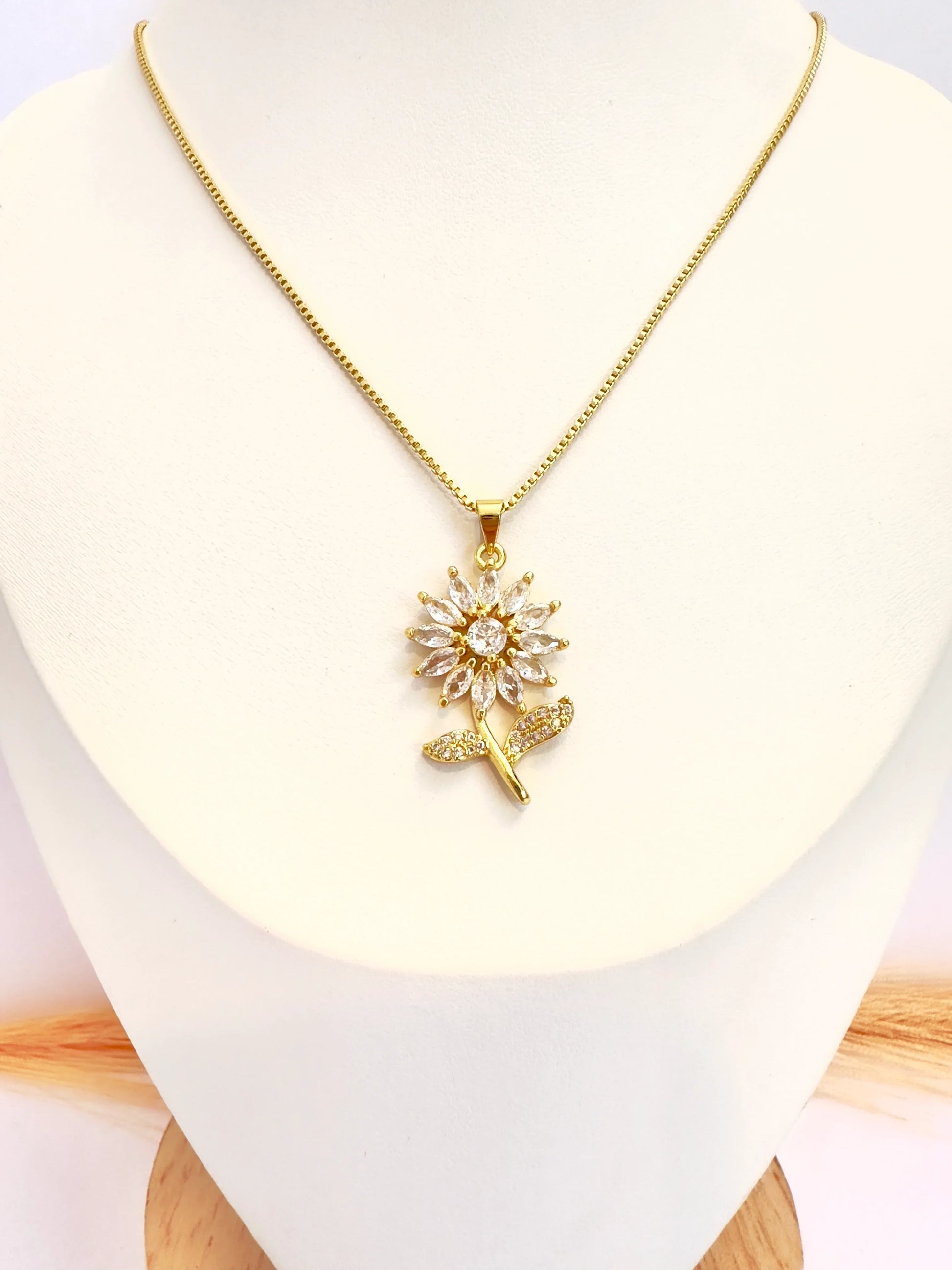 Collar Girasol Brillante – 50 cm - Baño de Oro - Glamora