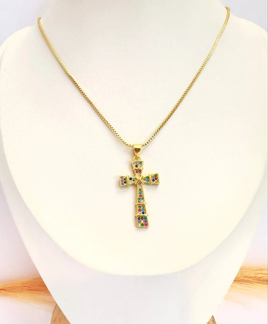 Collar Cruz Arcoíris – 50 cm - Baño de Oro - Glamora