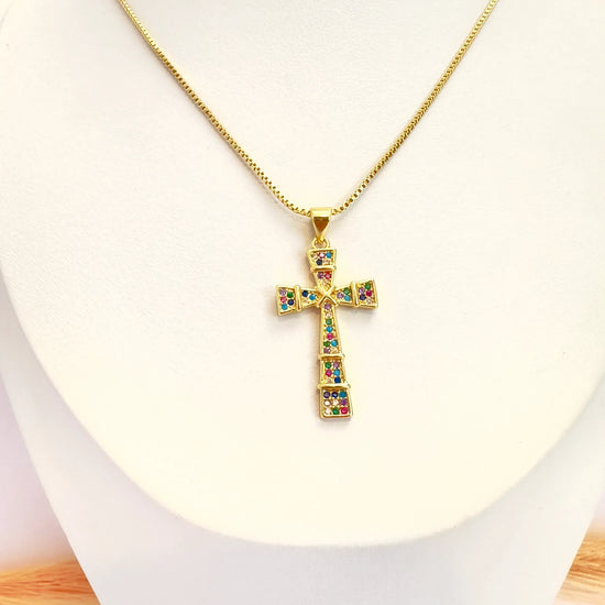 Collar Cruz Arcoíris – 50 cm - Baño de Oro - Glamora