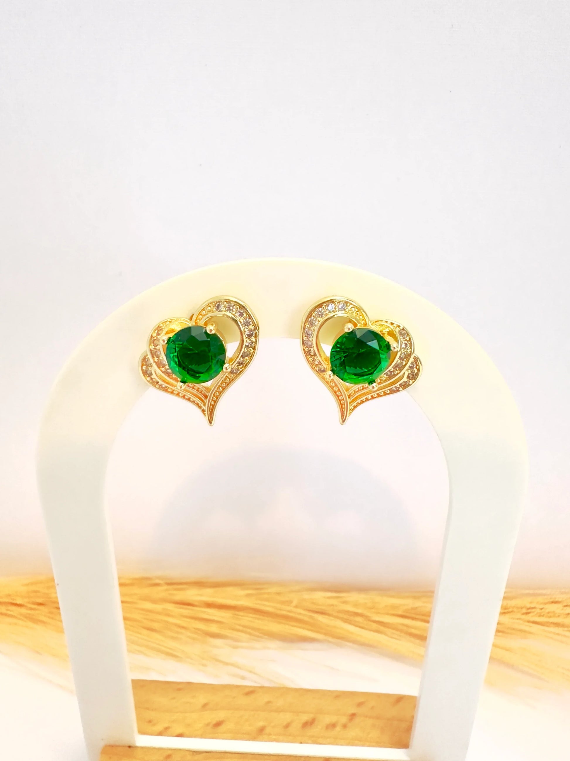 Aros Elegancia Esmeralda – 1,5 cm - Baño de Oro - Glamora