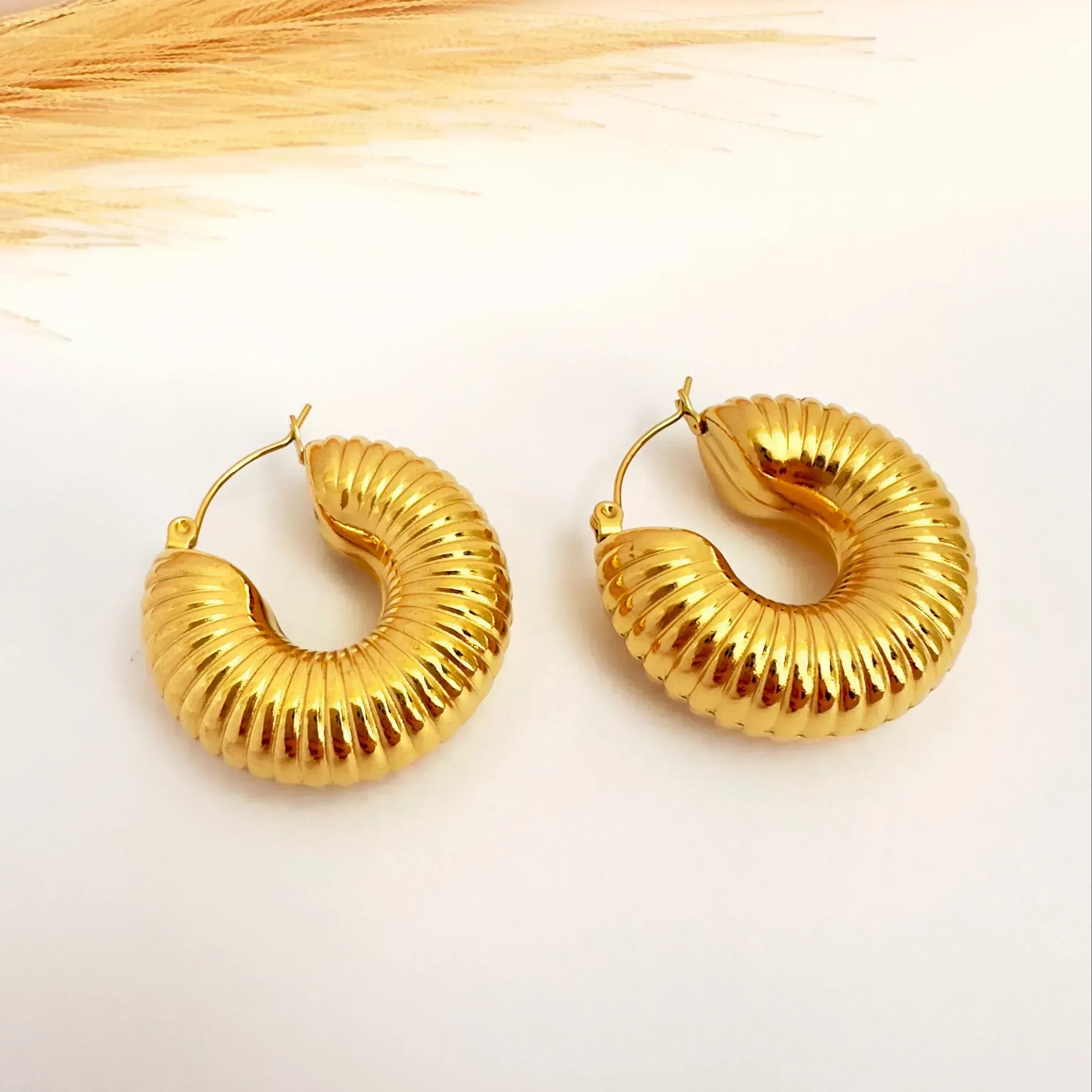 Argollas Ondas Oro – 3 cm - Glamora