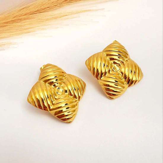Pendientes Cuadrados Texturizados – 2,8 cm - Glamora