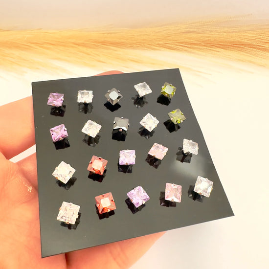 Pack 10 Pendientes de Circones y puntos de luz- $860 c/u - Glamora