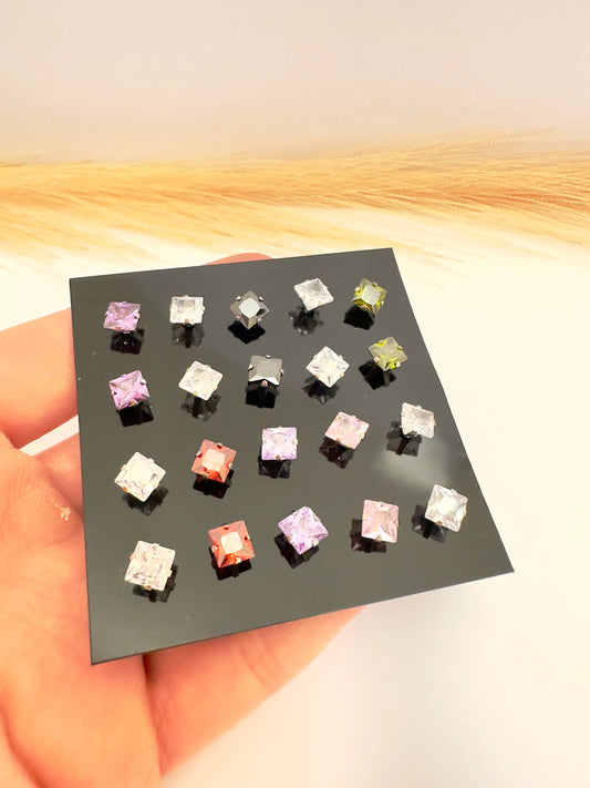 Pack 10 Pendientes de Circones y puntos de luz- $860 c/u - Glamora