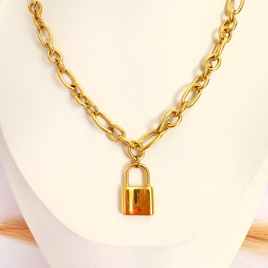 ✨ Collar con Candado Trend Oro - Glamora