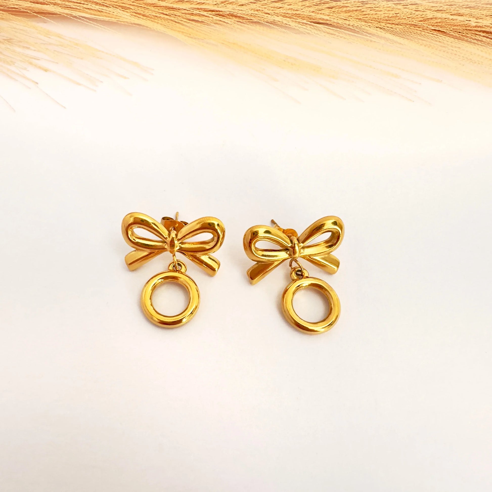 ✨ Aros Lazo de Oro - Glamora