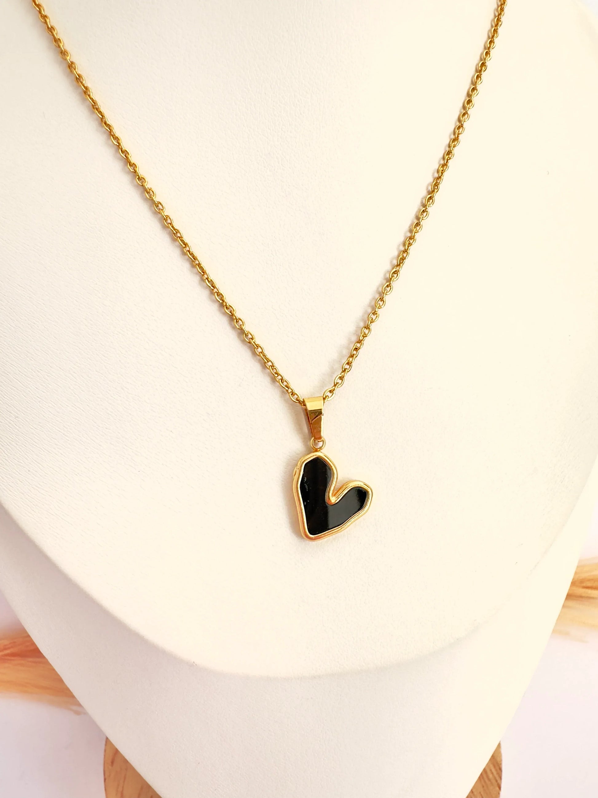 Collar Corazón black Oro - Glamora