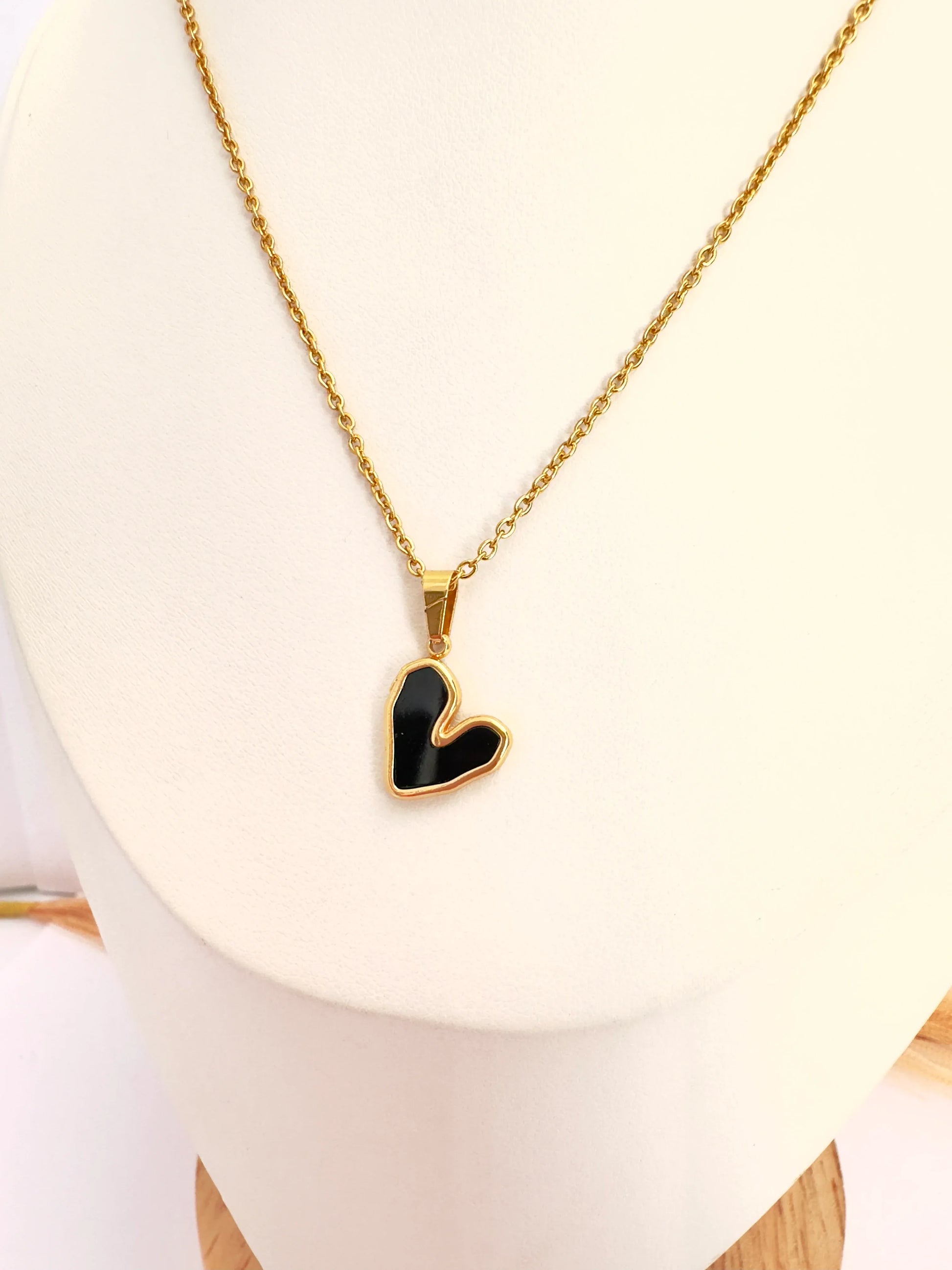 Collar Corazón black Oro - Glamora