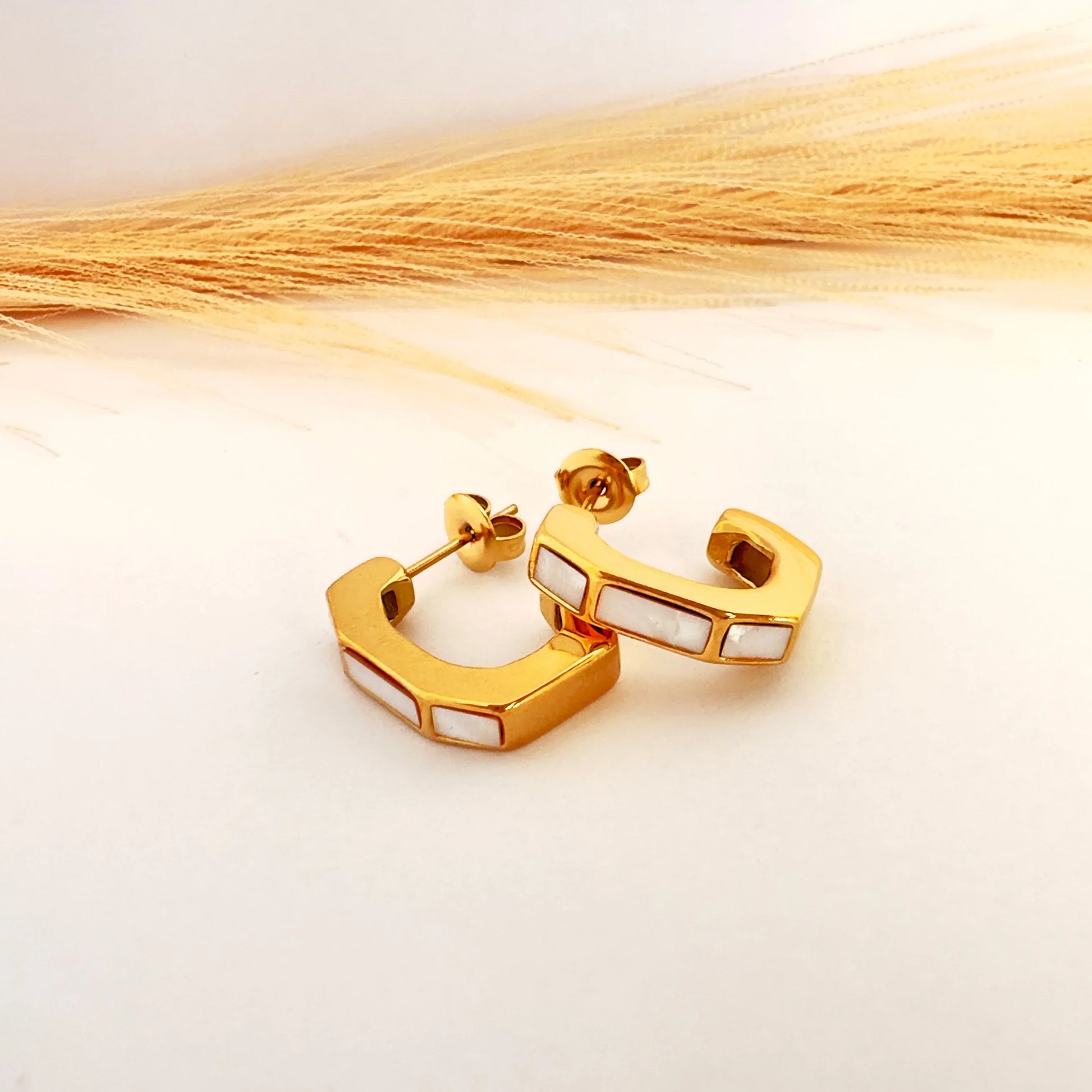 ✨ Aros Nácar Gold - 1,8cm - Glamora