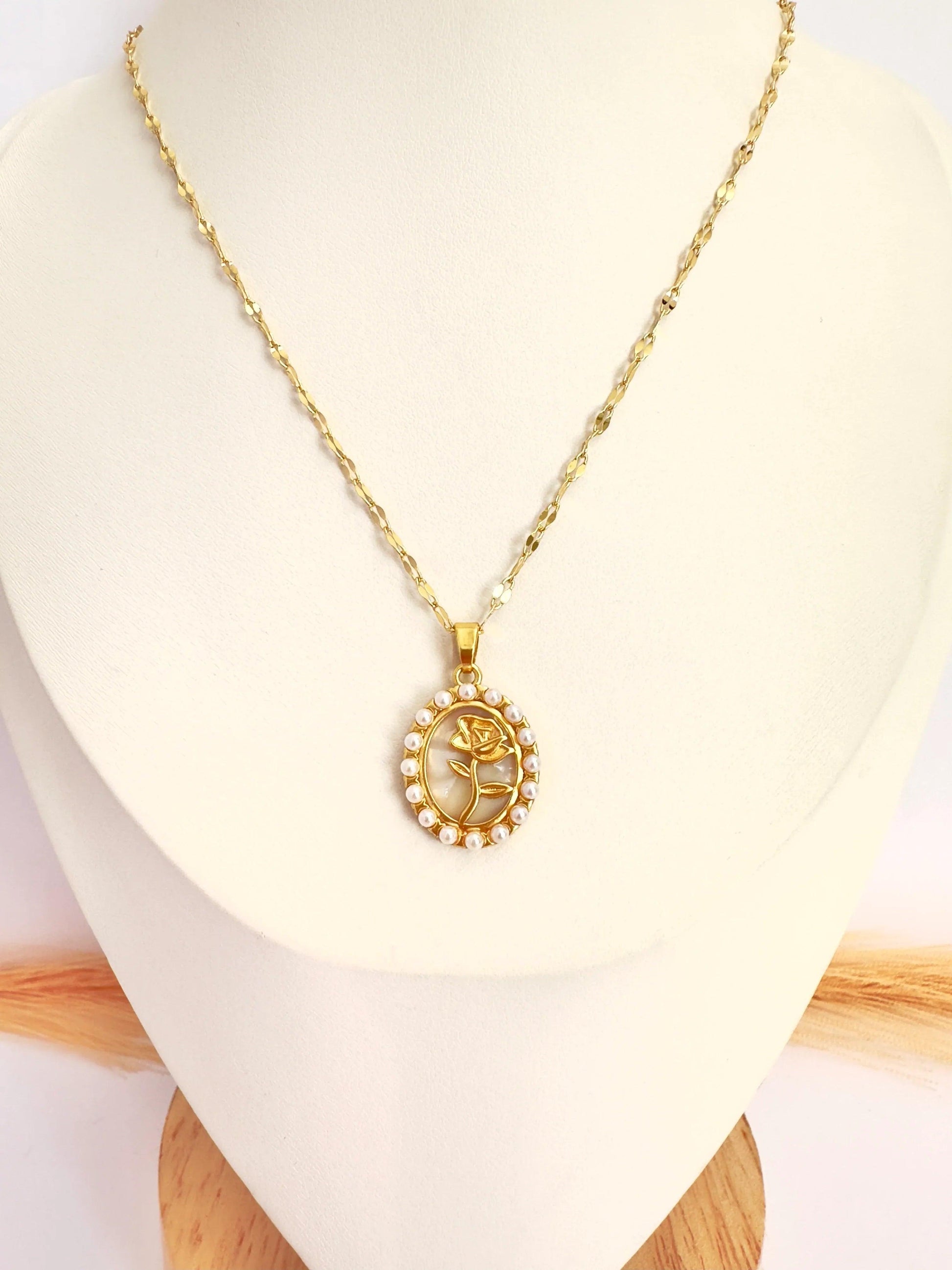 🌹 Collar Rosa Perlada de Oro - Glamora