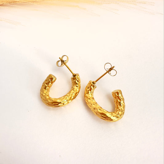 Argolla Textura Martillada de Oro - 3 cm